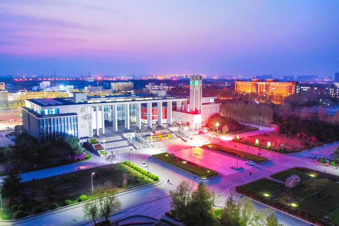 郑州科技学院招生就业处处长汤德钱解读学校2024年招生政策(图2) 郑州科技学院招生就业处处长汤德钱解读学校2024年招生政策(图2)